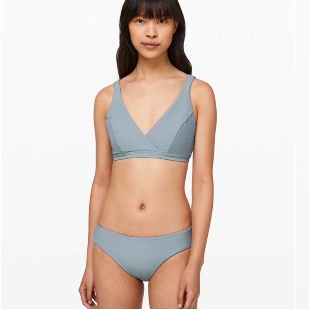 Lululemon 6 Bikini Bottoms Clear Waters Bottom Size 6 Blue Chambray